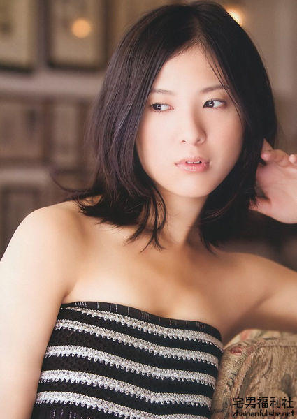 胸不够颜来凑！日本最美的6位贫乳女星 - 第10张
